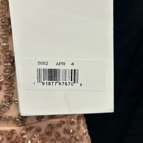 Mac Duggal 5682 NWT Sequined Flutter Cap Sleeve Cut Out A Line Gown